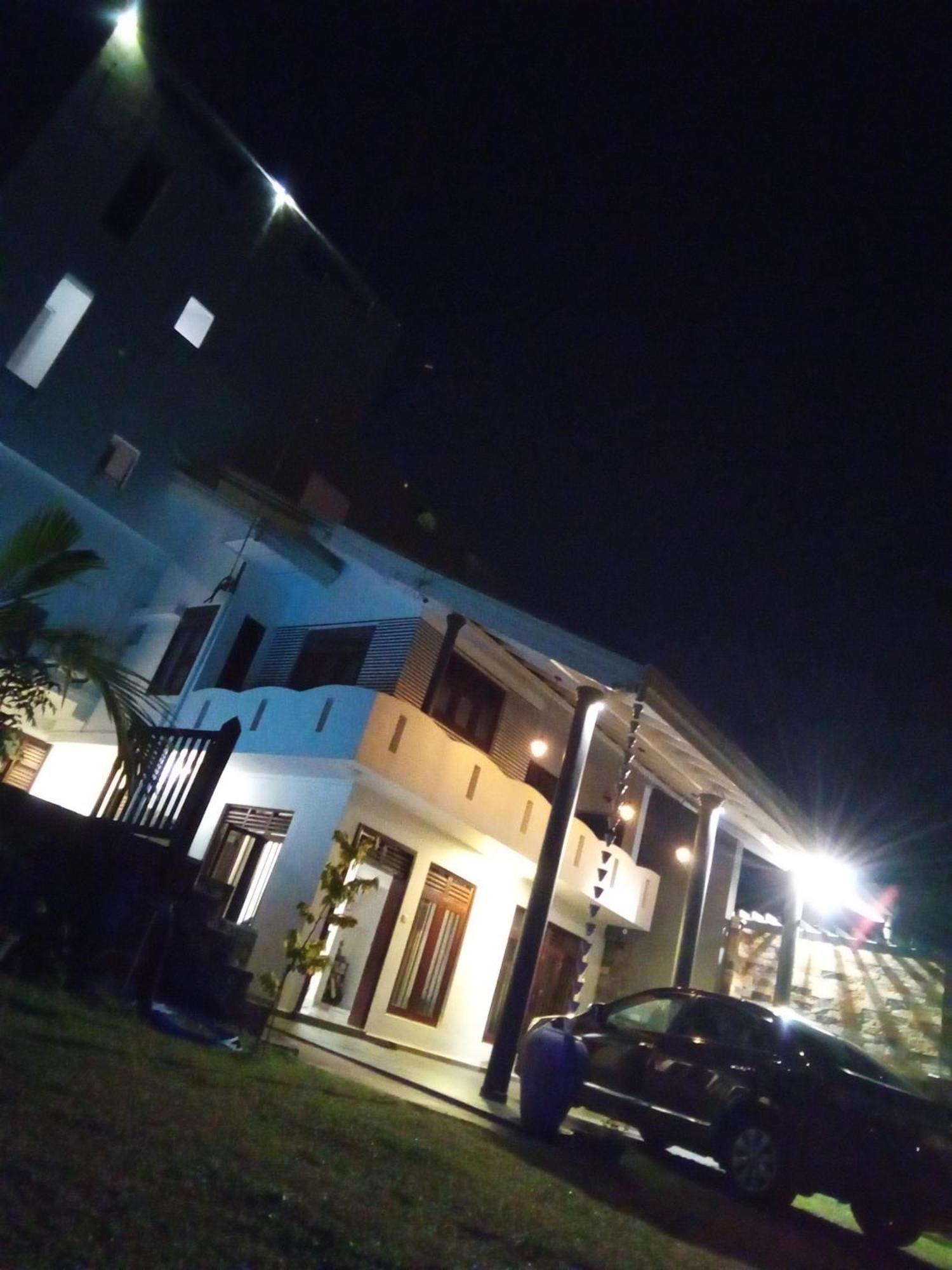 The Moose Weligama Bed & Breakfast Exterior photo