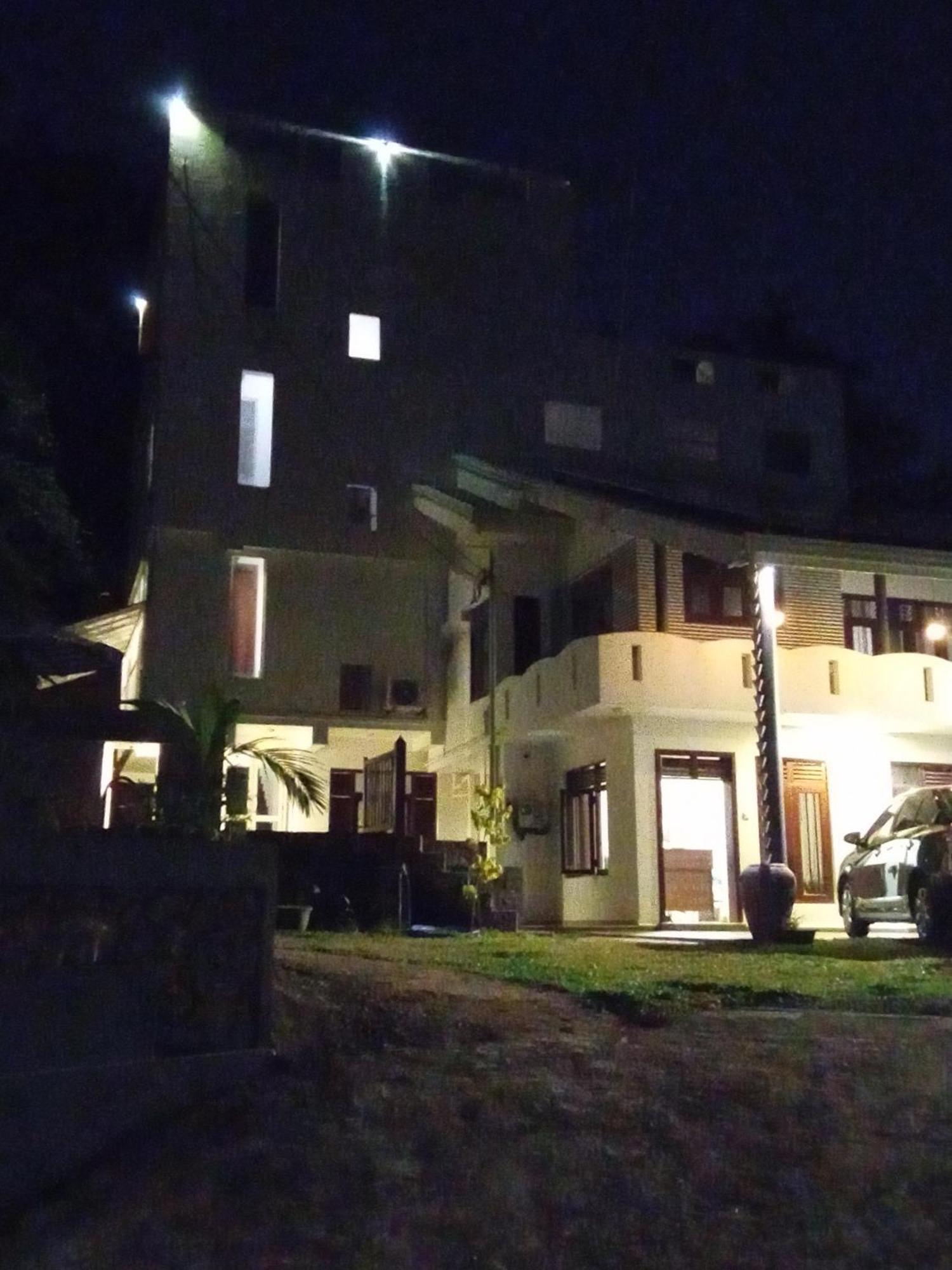 The Moose Weligama Bed & Breakfast Exterior photo